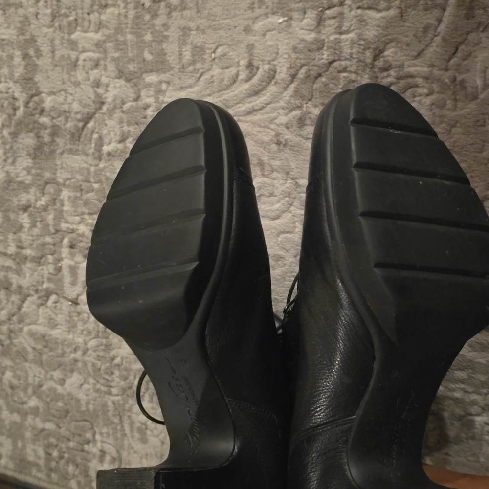 Boots - Picture 3 of 4